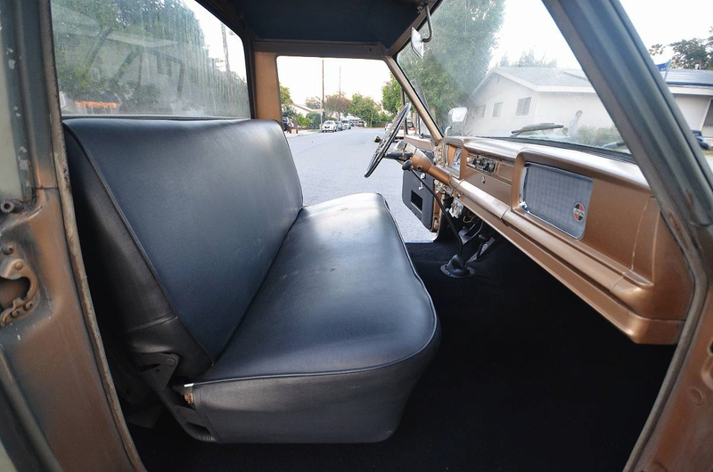 Illustration for article titled For $4,900, Are You Not Entertained By This 1964 Jeep Gladiator?